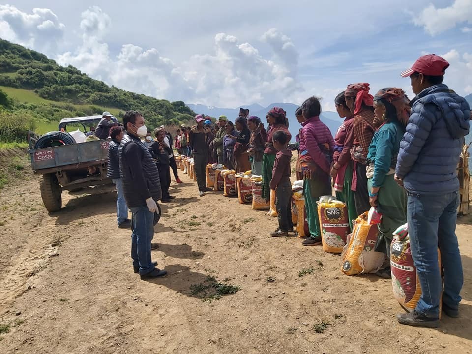 न्युन आयश्रोतभएका दलित घरपरिवार चामल राहत