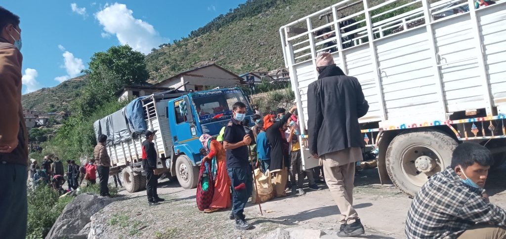 बाहिर रहेका  सबै नागरिक उद्धार गर्दै हुम्लाको अदानचुली गाउँपालिका