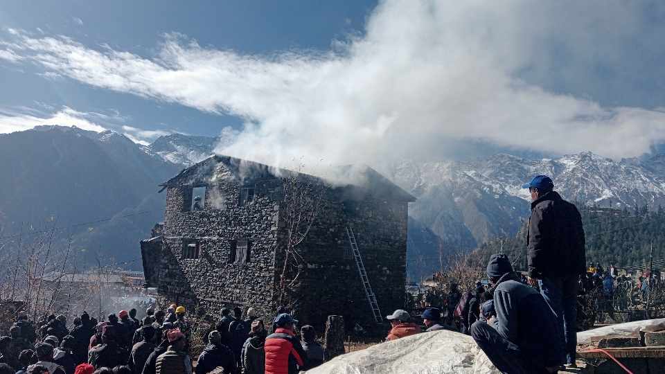 घरमा आगालागी हुँदा काँग्रेस नेता रोकायाको १ करोड बढी क्षती